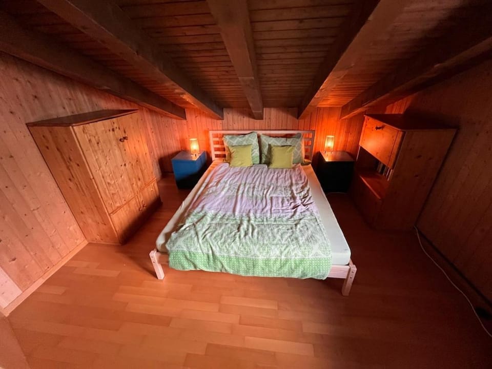 Spacious, Central 4 Bedroom Apt - 1 min from Train Apartment in Interlaken