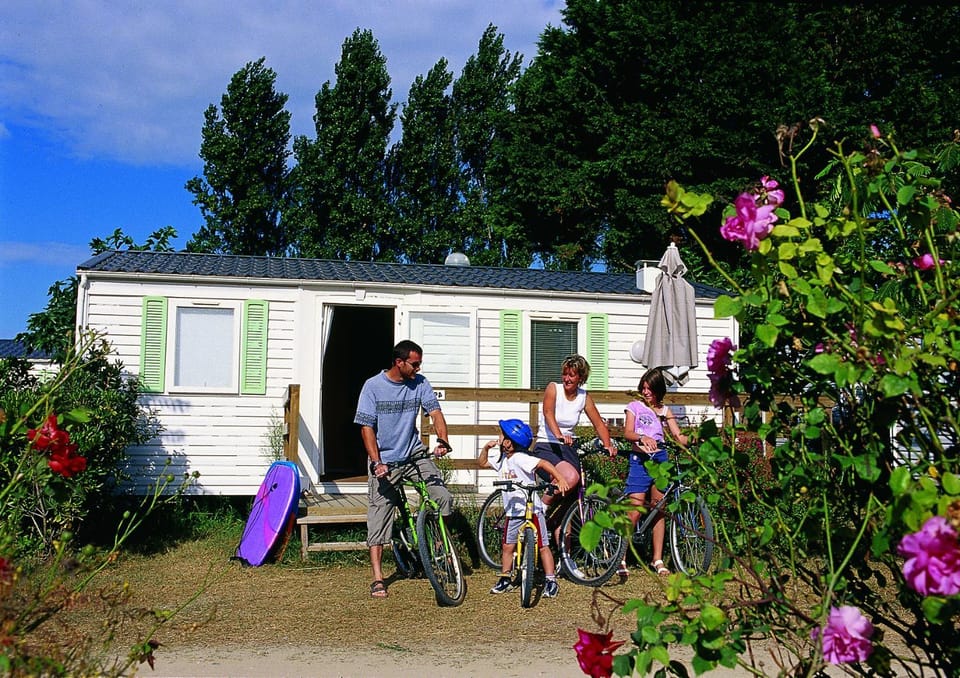 Garden, Balcony/Terrace, Living room, Bedroom