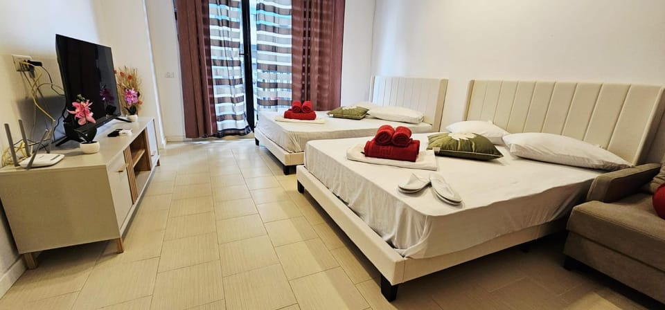 Promenada Large Family Studio - Promenada Mamaia Nord la 10m de plaja Apartment in Constanța County