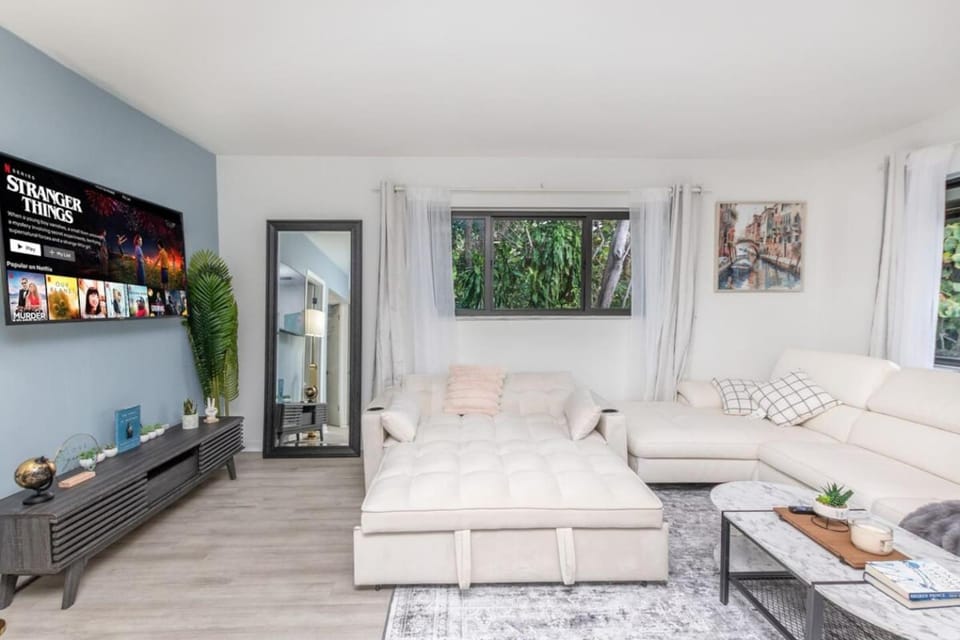 Lauderdale Hideaway Beach & Downtown House in Fort Lauderdale