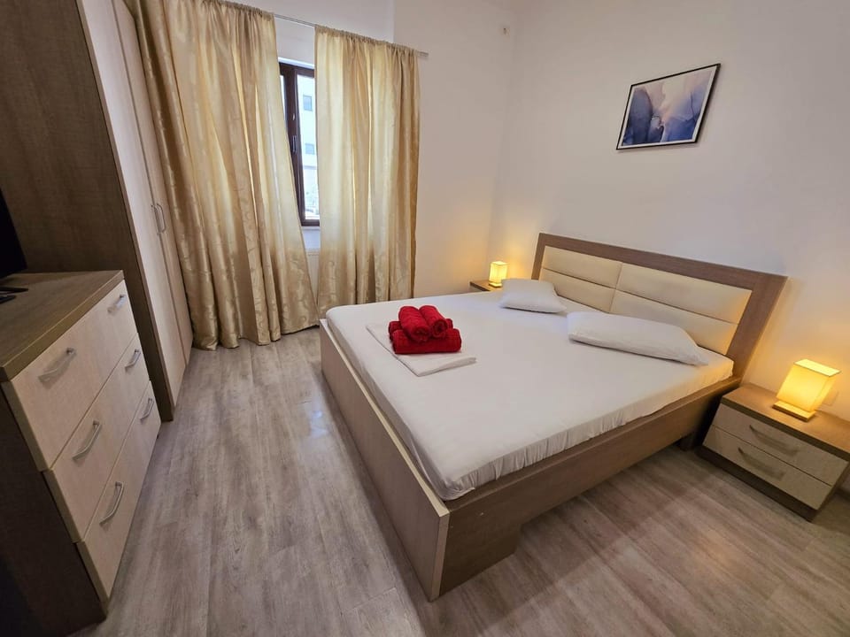 Beach Side Premium Apartment - Promenada Mamaia Nord la 5m de plaja Restaurante Parking Apartment in Constanța County