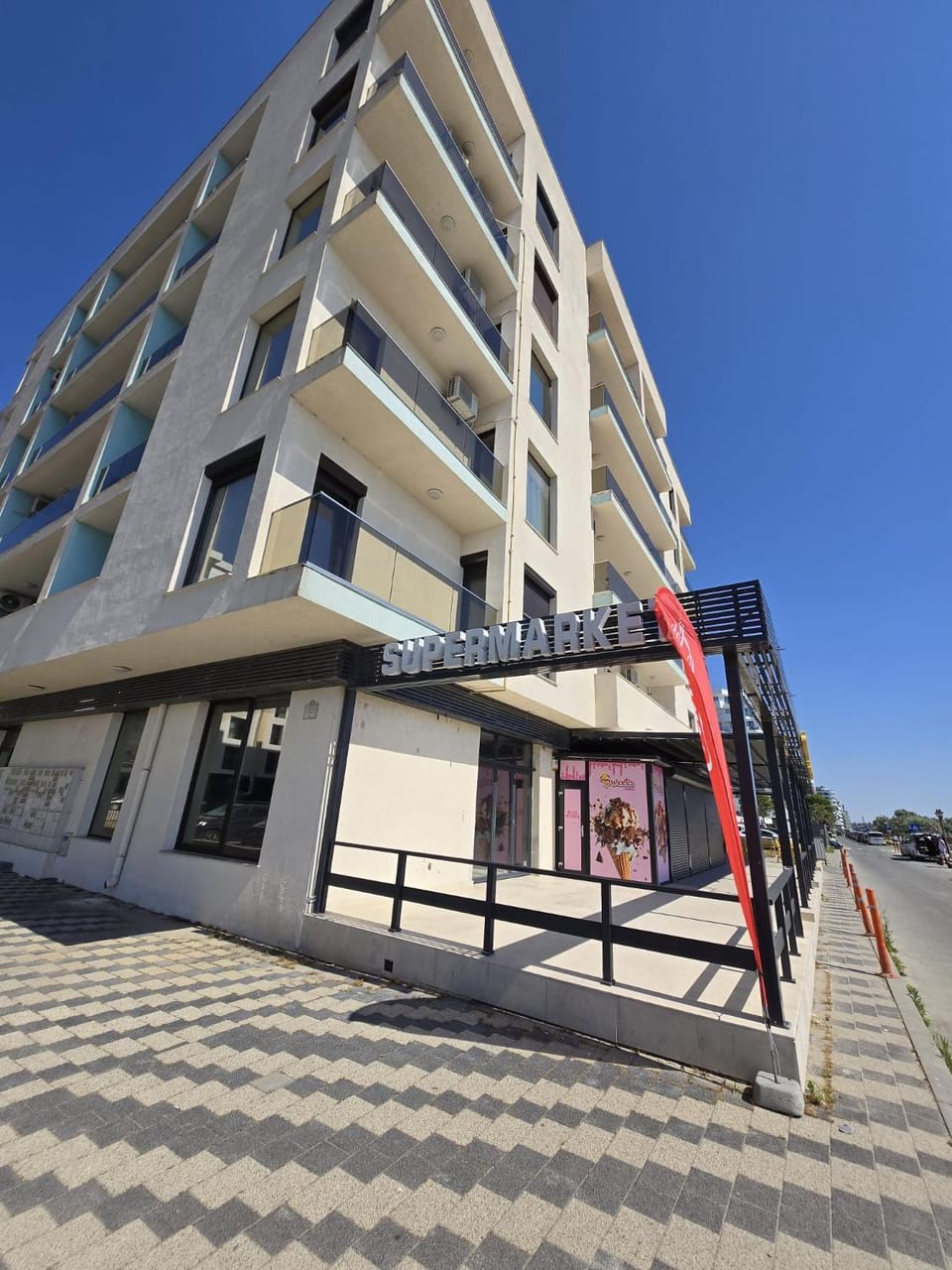 Beach Side Premium Apartment - Promenada Mamaia Nord la 5m de plaja Restaurante Parking Apartment in Constanța County