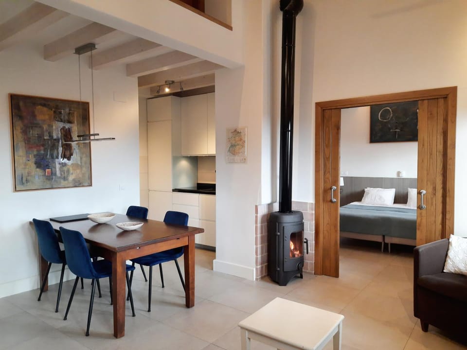 Bed, Kitchen or kitchenette, Living room, Dining area, Bedroom