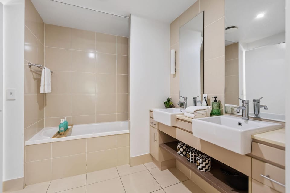 The Hideaway at Cairns One Resort Living Near CBD Apartment in Cairns