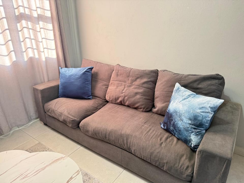 Cozy 2 Bedroom Cottage in The Reeds, Centurion Apartment in Pretoria
