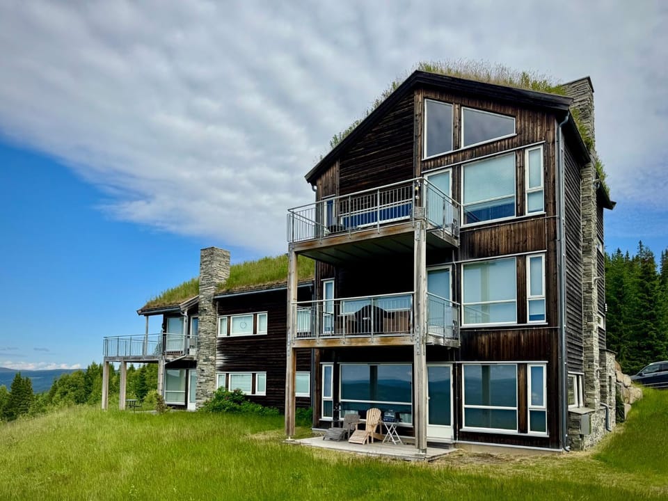 Property building, Balcony/Terrace, Balcony/Terrace