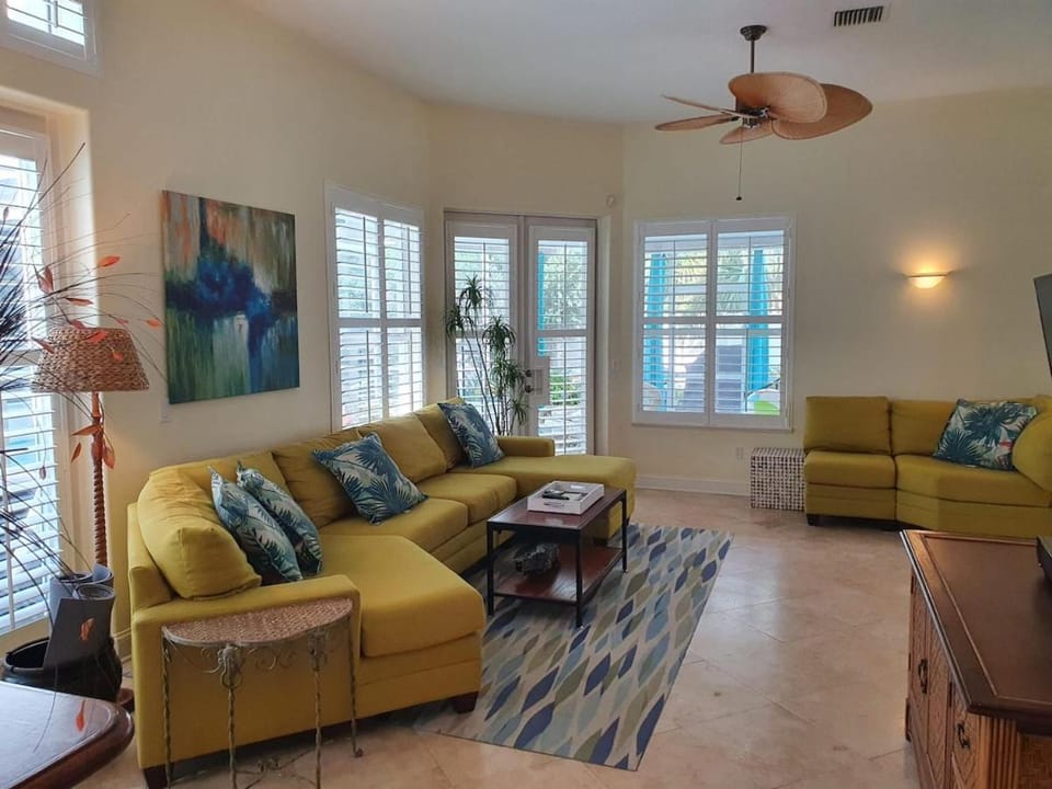 Poolside Ocean Living for the Family House in Palm Coast