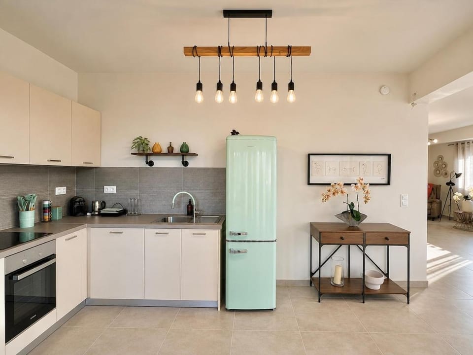 Lykovrysi - Modern Apartment Near Athens by ΜΡS Apartment in Decentralized Administration of Attica