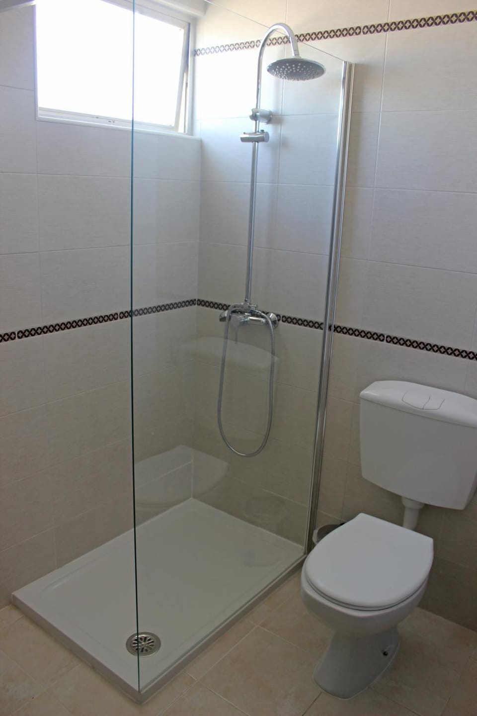 Shower, Toilet