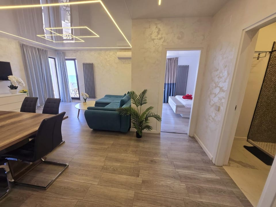 Luxury Front SeaView Apartment - Panoramic View to Black Sea Apartment in Constanța County