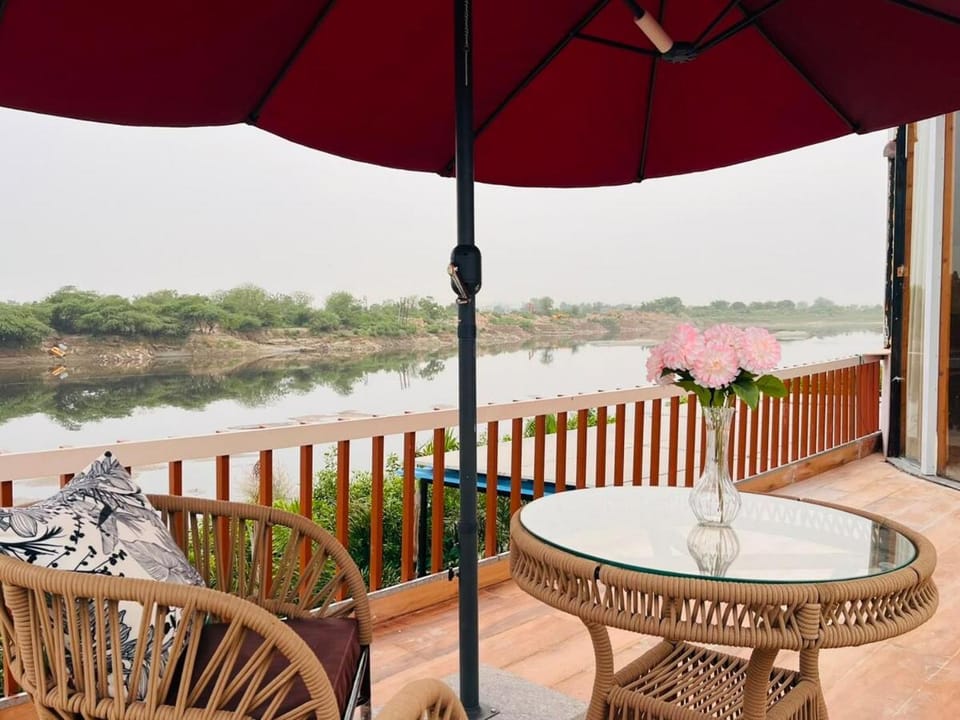 D baby king farmhouse House in Noida