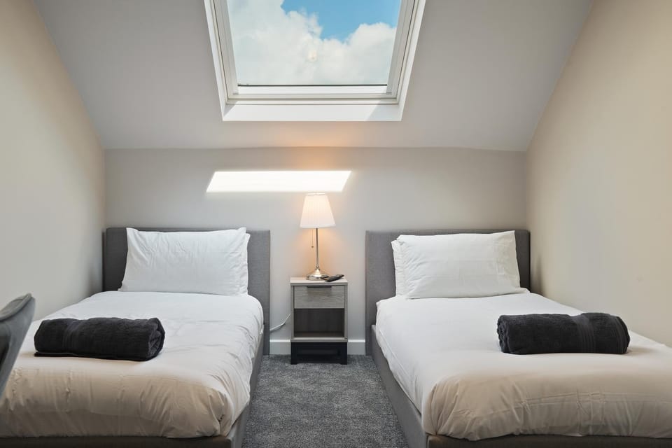 The Olive Tree - Stylish 2-Bed Loft Apartment in Hull