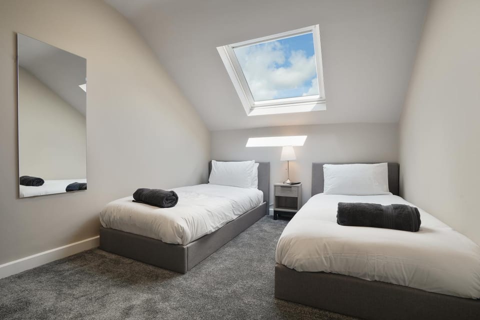 The Olive Tree - Stylish 2-Bed Loft Apartment in Hull