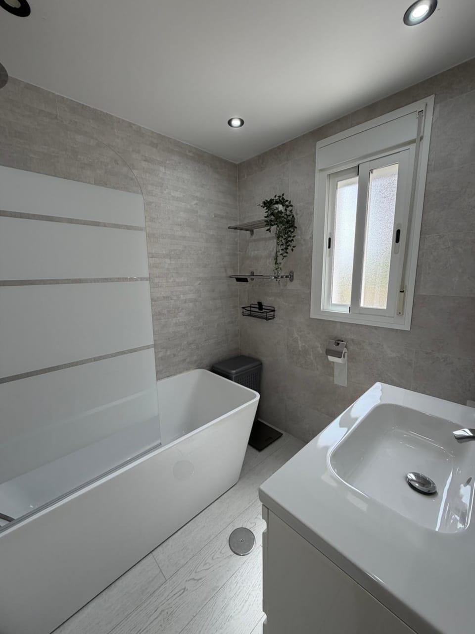 Bathroom, Bath, towels