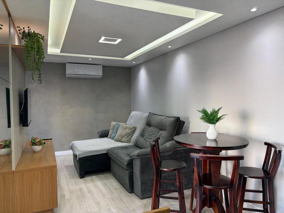 Apto a 150m Praia com piscina e a 15min Beto Carreiro Apartment in State of Santa Catarina