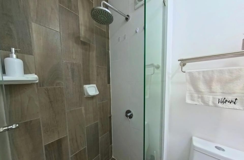 Shower, Bathroom, towels