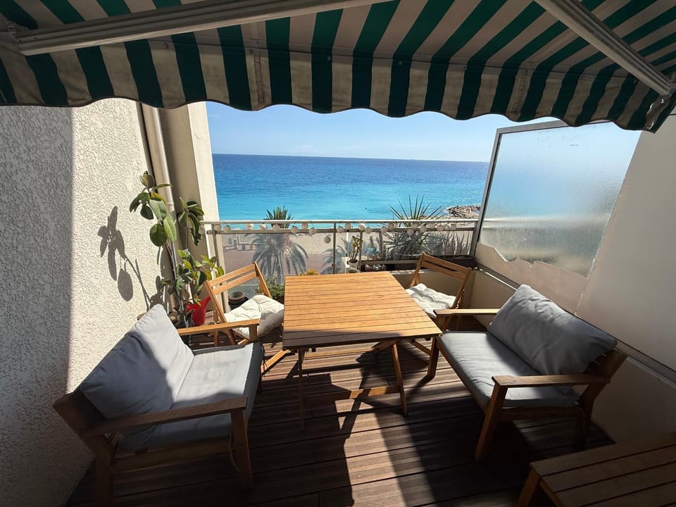 Seafront duplex with lovely terrace Apartment in Nice