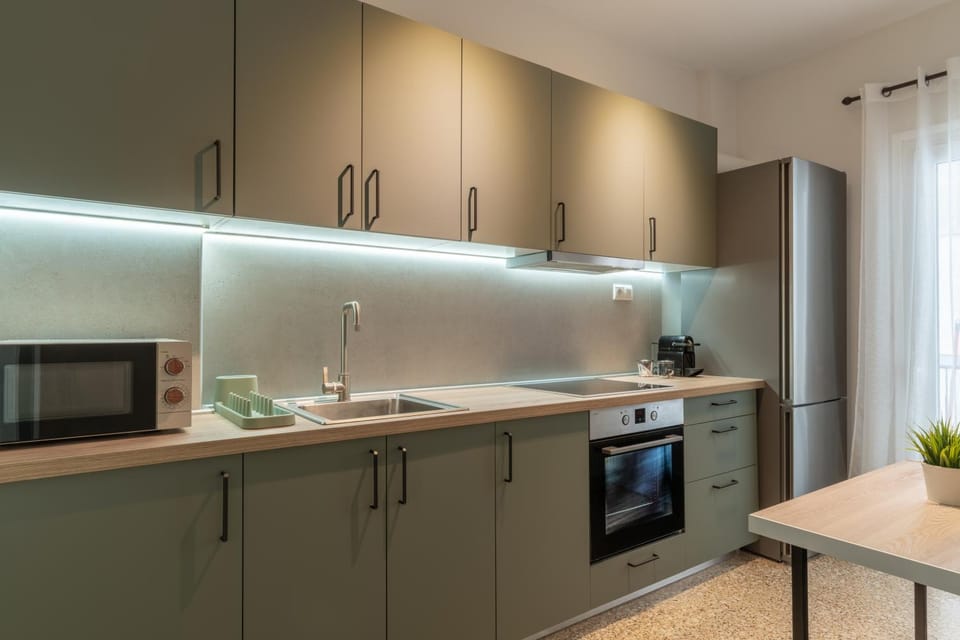 microwave, oven, stove, kitchen