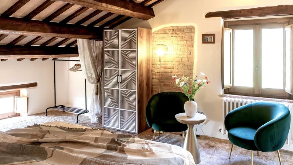 Seating area, wardrobe