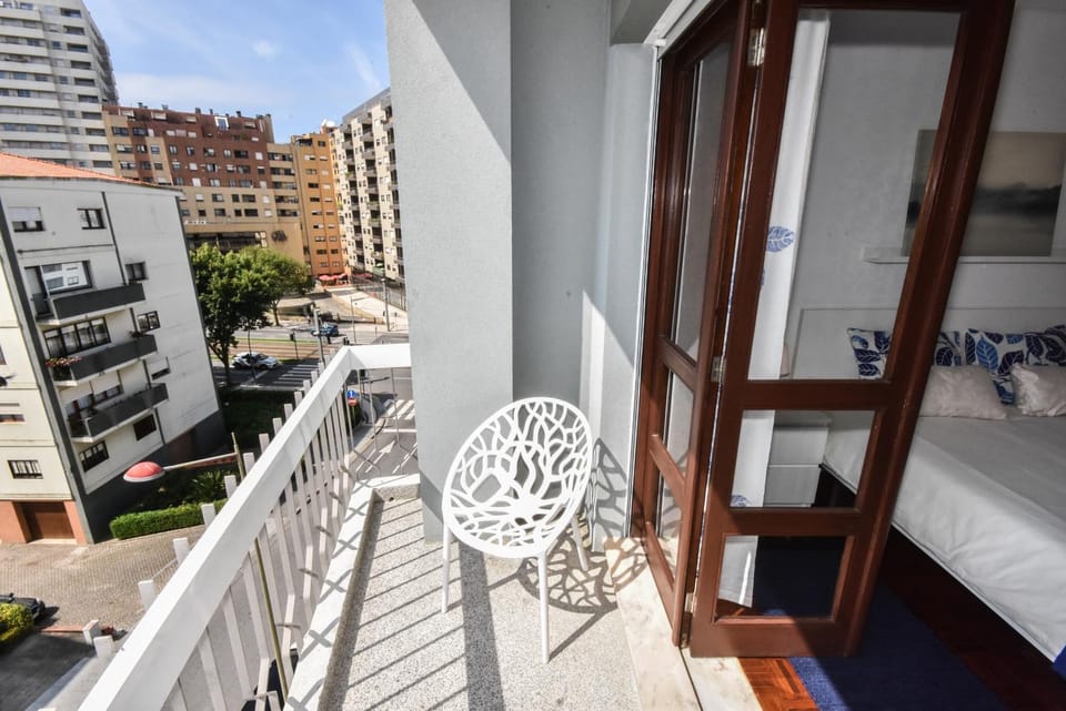 Beautiful Porto Gaia - Views, Metro & Free Parking Apartment in Vila Nova de Gaia
