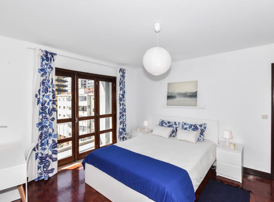 Beautiful Porto Gaia - Views, Metro & Free Parking Apartment in Vila Nova de Gaia