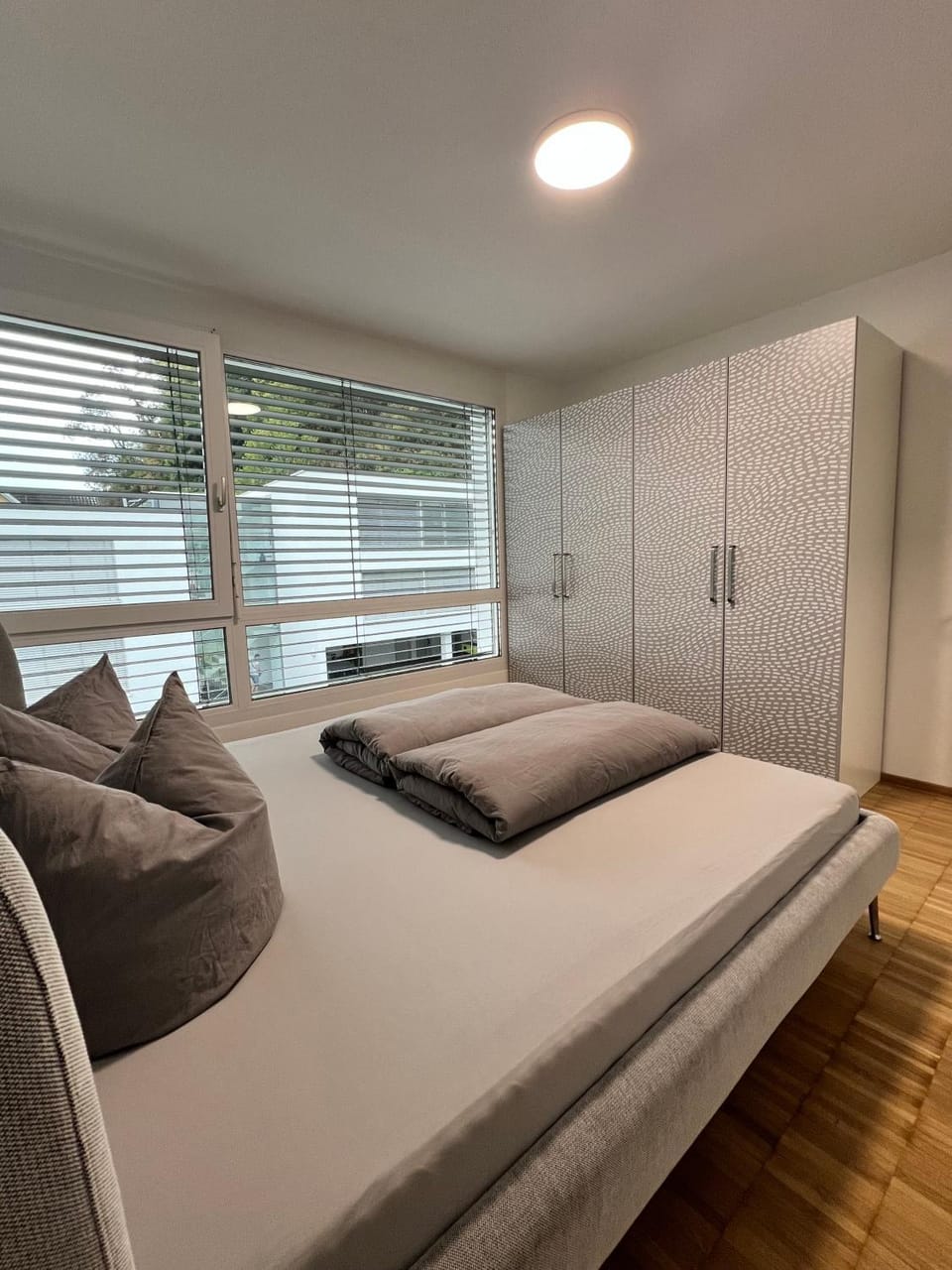 Bed, Photo of the whole room, Bedroom, wardrobe