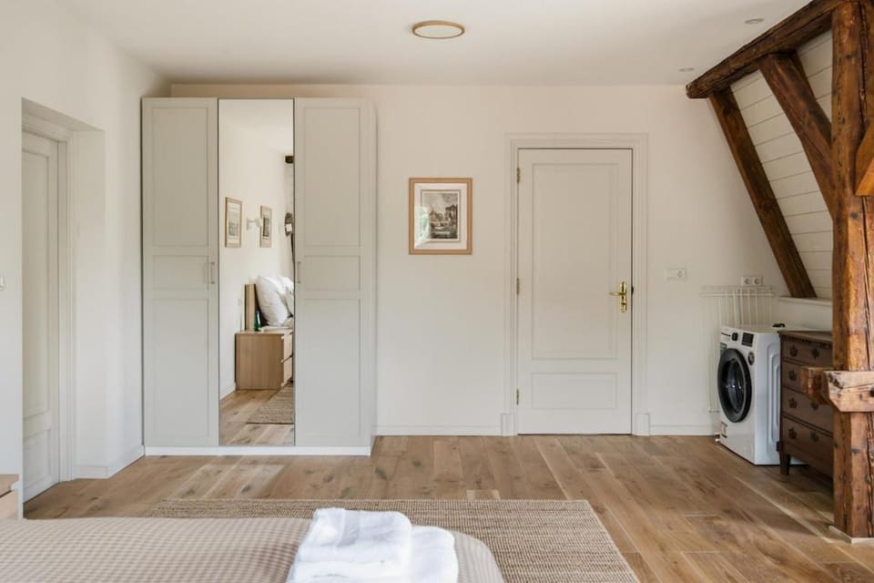 towels, wardrobe, washing machine