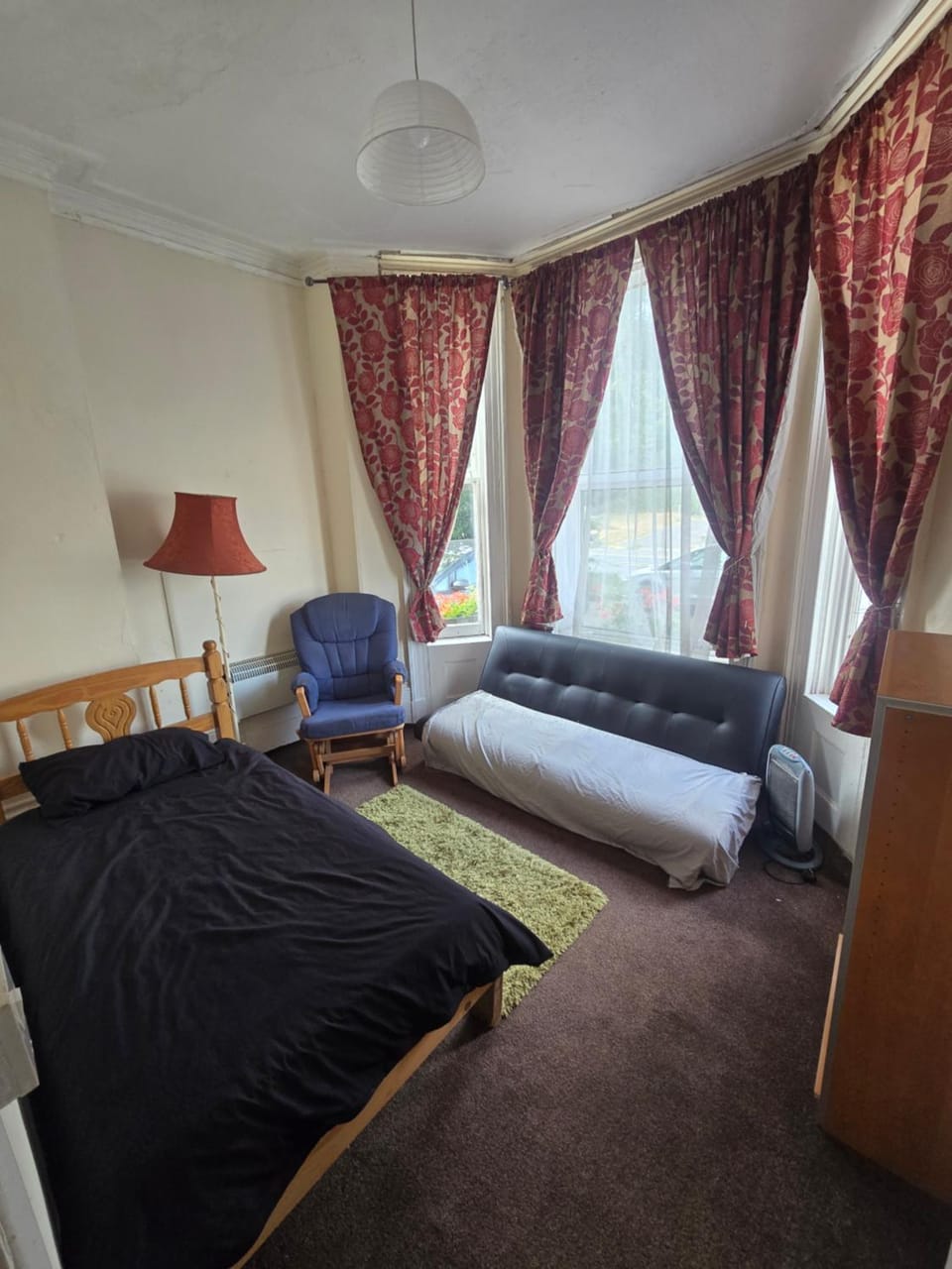 Large flat with parking, near town and trains Apartment in Dover