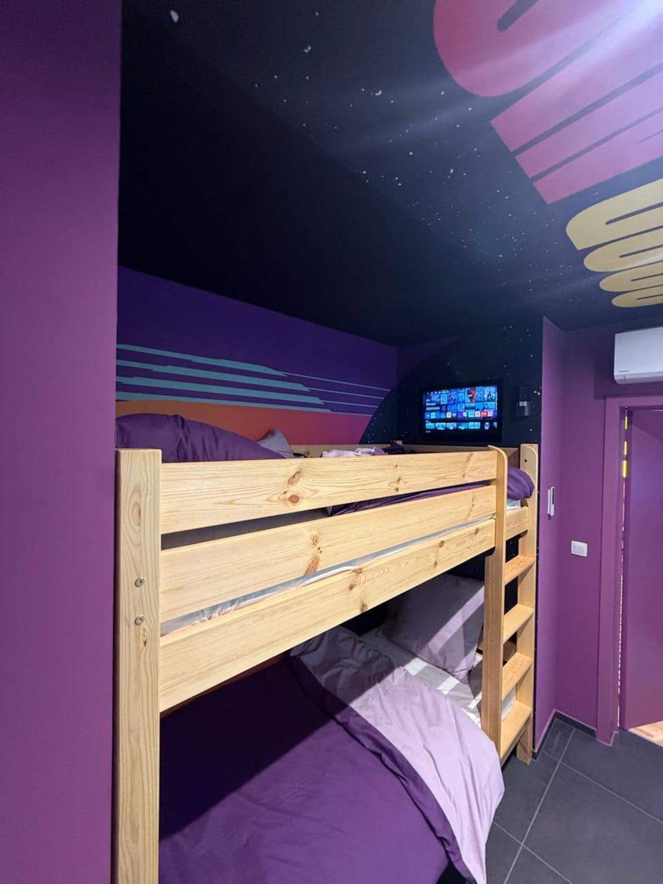 bunk bed