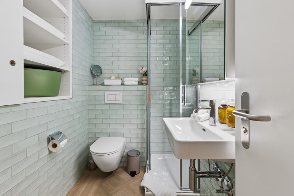 TheJewelleryBoxOldTownGemWithWaterViewBalcony Apartment in Zurich City