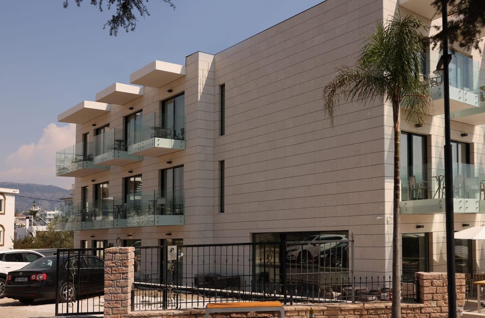 Mazur Hotel Hotel in Ksamil