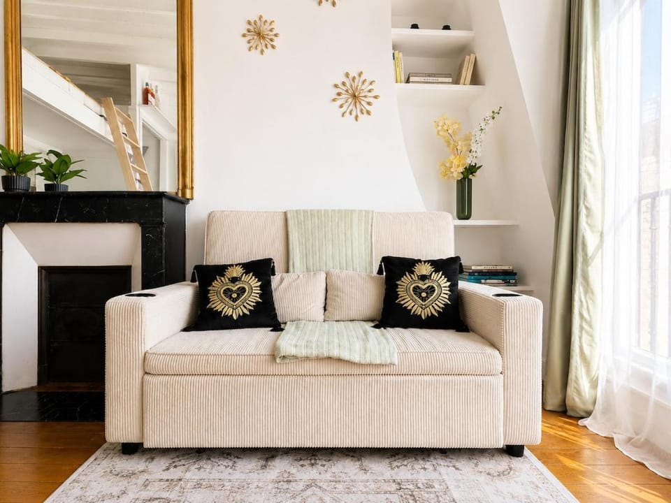 Elegant Paris Loft in the Heart of Le Marais 20 min walk to Louvre and Notre Dame Apartment in Paris