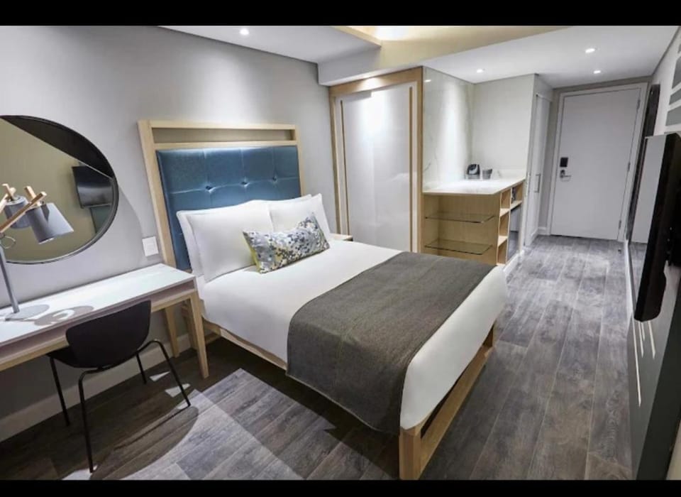 StayEasy CapeTown City Bowl Apartment in Cape Town