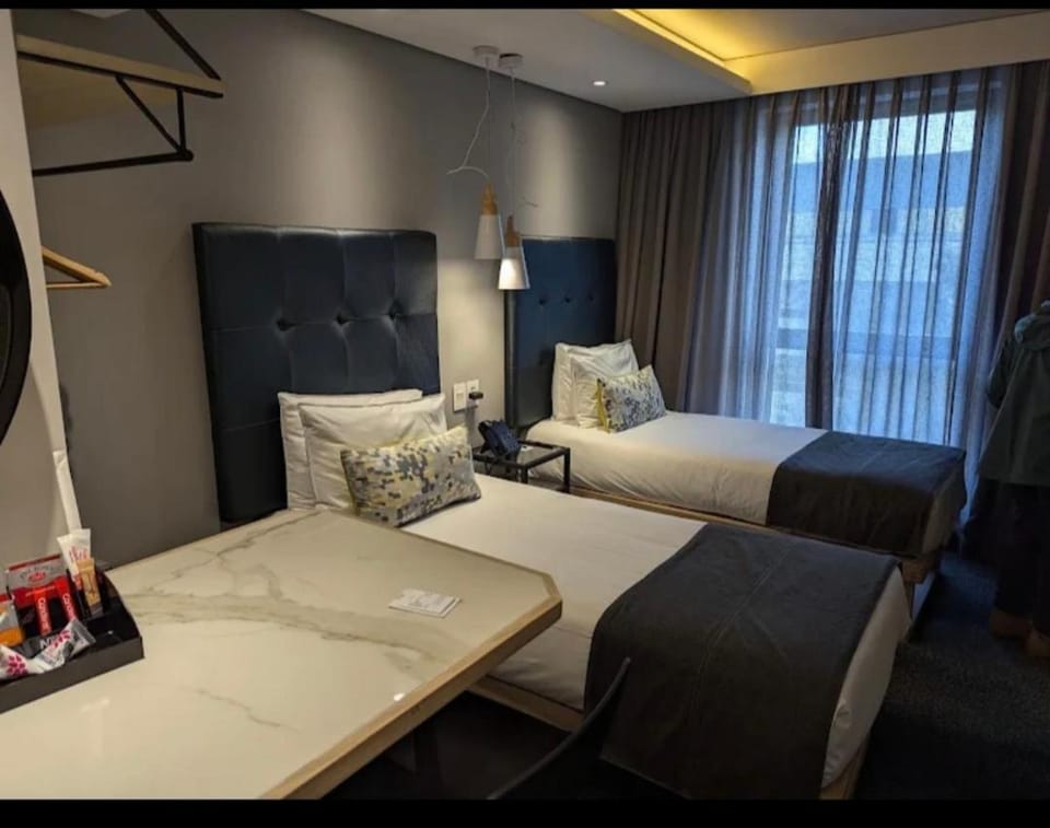 StayEasy CapeTown City Bowl Apartment in Cape Town