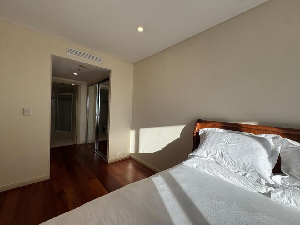 CBD Retreat - Pool Tennis Gym Parking Spa Apartment in Surry Hills