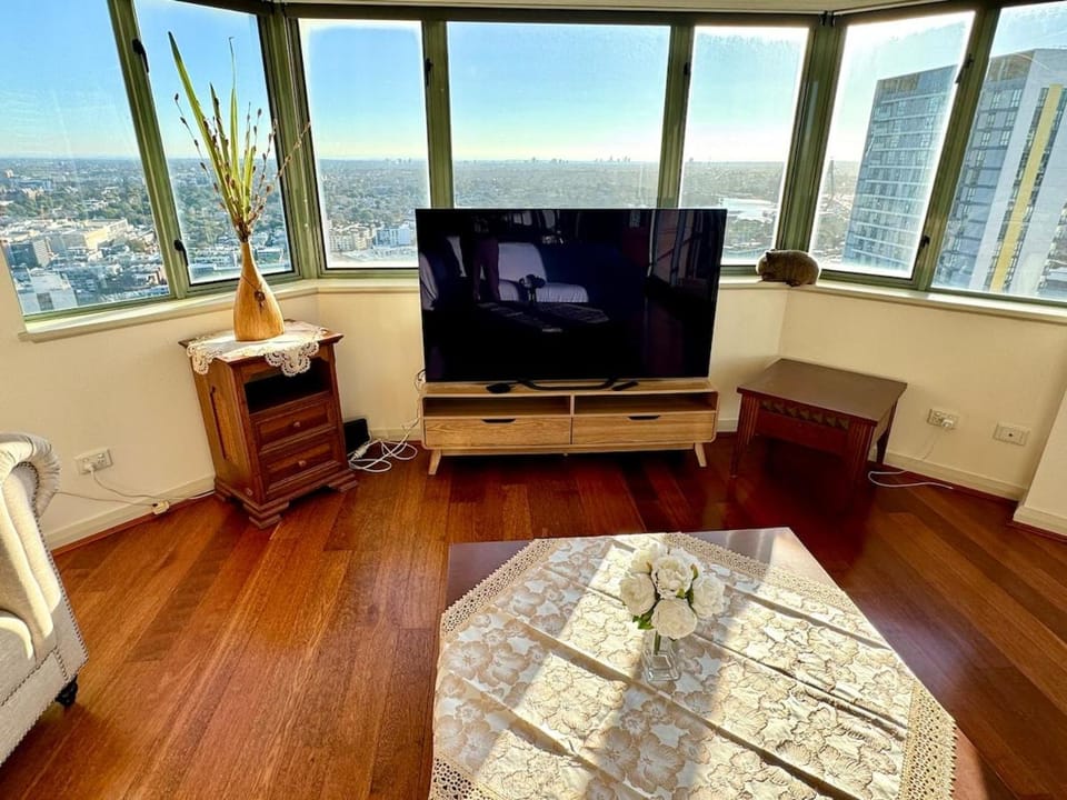CBD Retreat - Pool Tennis Gym Parking Spa Apartment in Surry Hills
