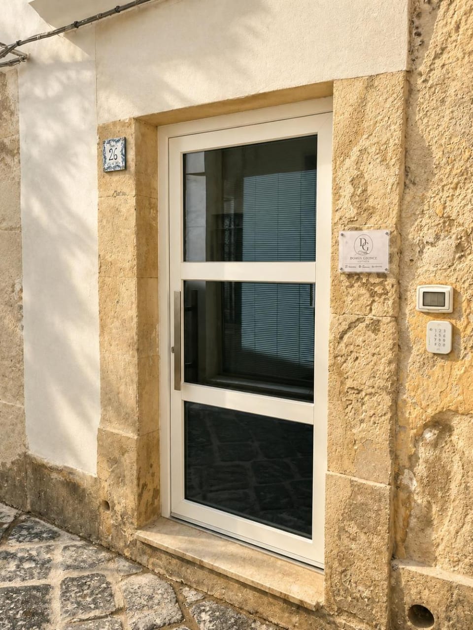 Facade/entrance
