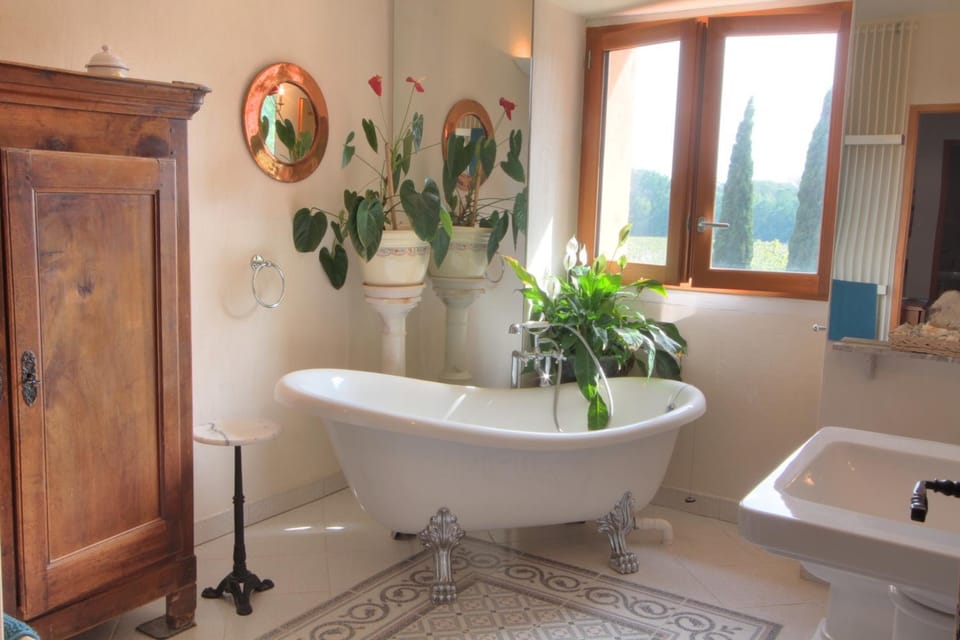 Bathroom, Bath