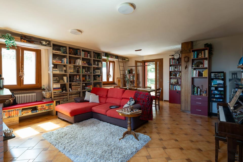 Library, Living room, Seating area