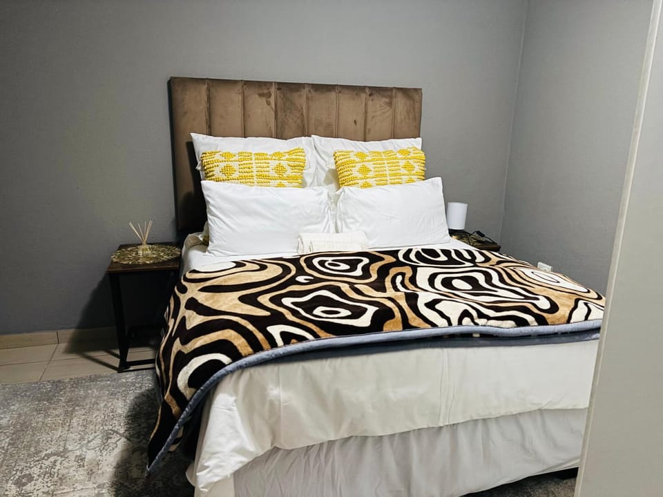 Comfortable 2 bedroom house at Protea North Ext 1 Apartment in Gauteng