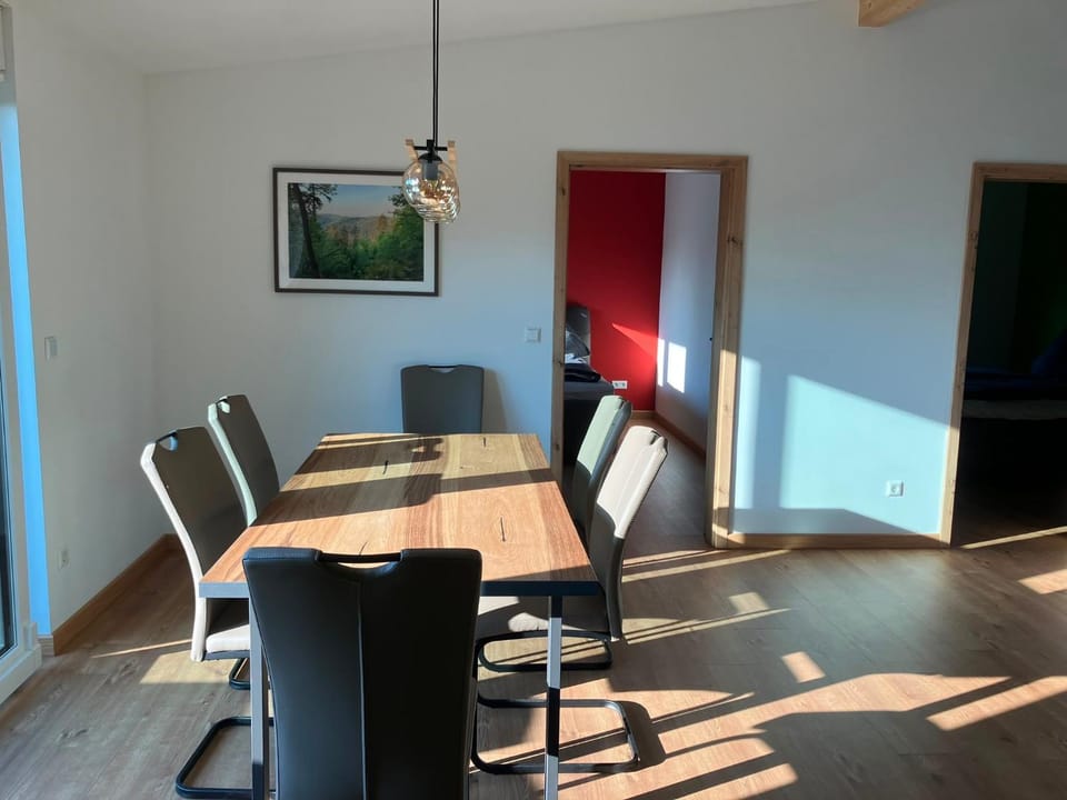 Seating area, Dining area