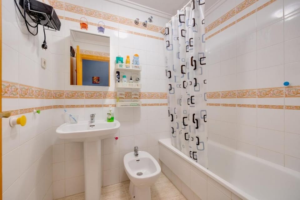 Spacious studio, terrace, pool, elevator, beaches Apartment in Torrevieja