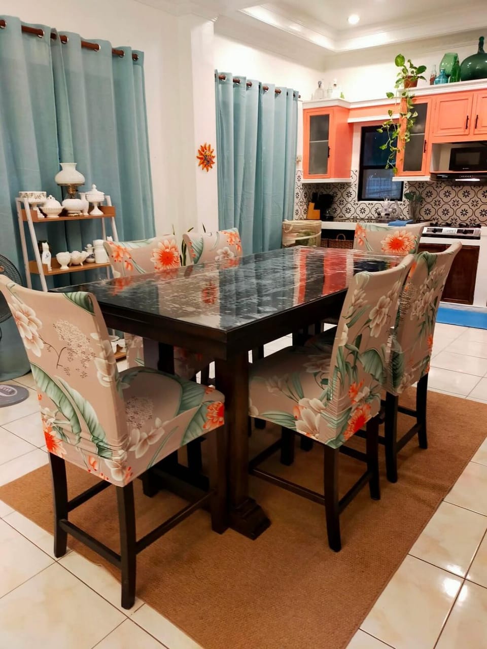 Bright & Spacious Stay in the Heart of Town House in Central Visayas
