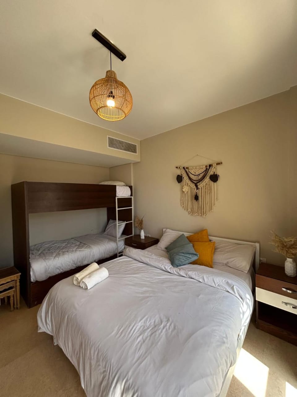 Bed, Photo of the whole room, Bedroom, air conditioner