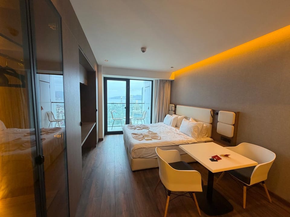 Living room, Photo of the whole room, Bedroom