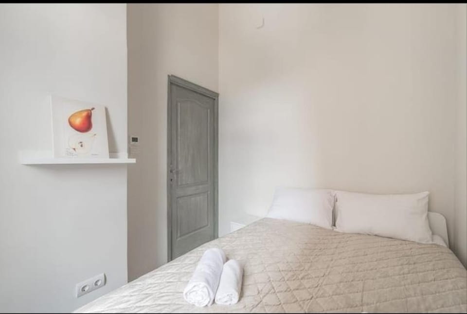 Superb Downtown Szimpla Kert Apartment with 3 ACs Apartment in Budapest