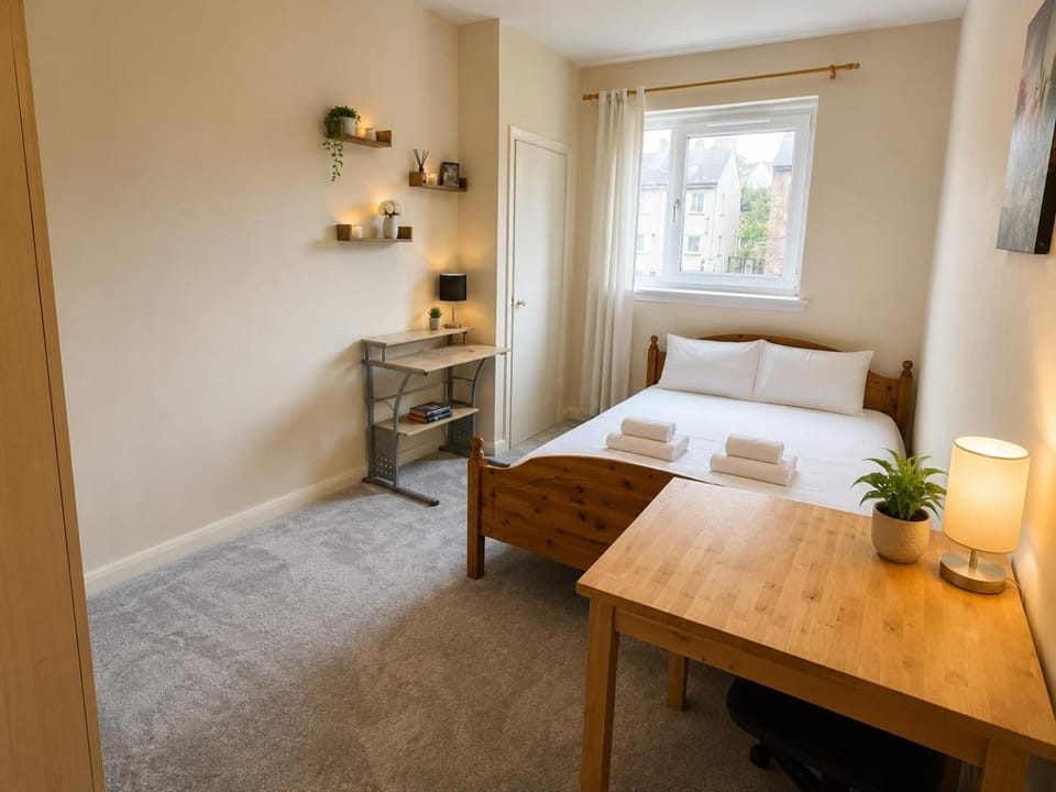 Bright and Spacious 2 Bedroom Flat Sleeps 5 Apartment in Edinburgh