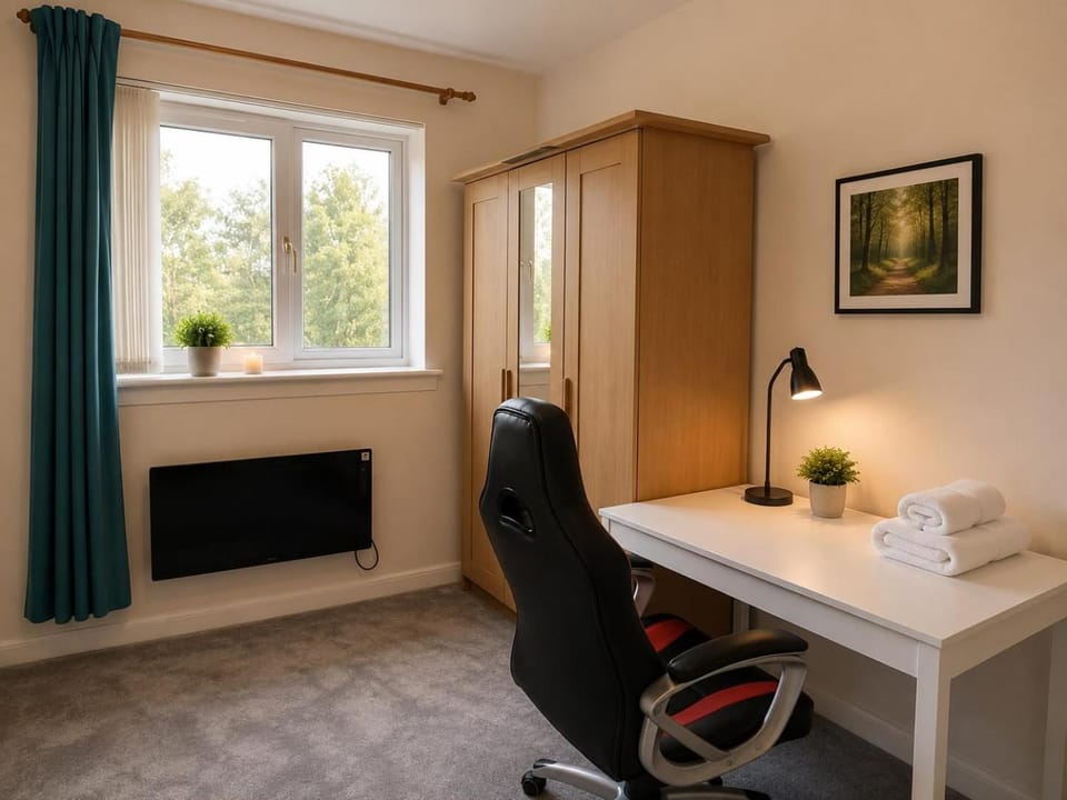 Bright and Spacious 2 Bedroom Flat Sleeps 5 Apartment in Edinburgh