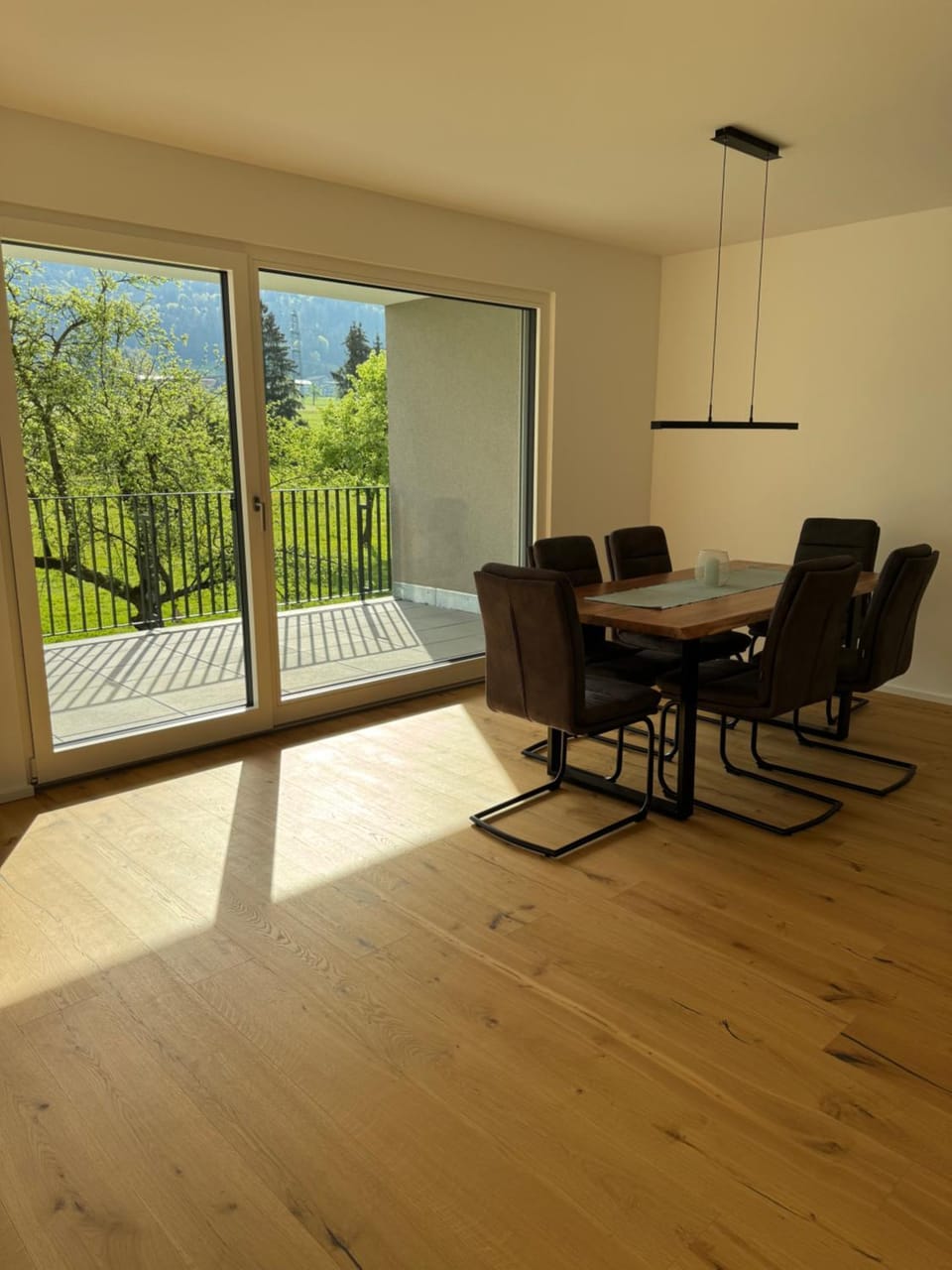 View (from property/room), Balcony/Terrace, Seating area, Dining area