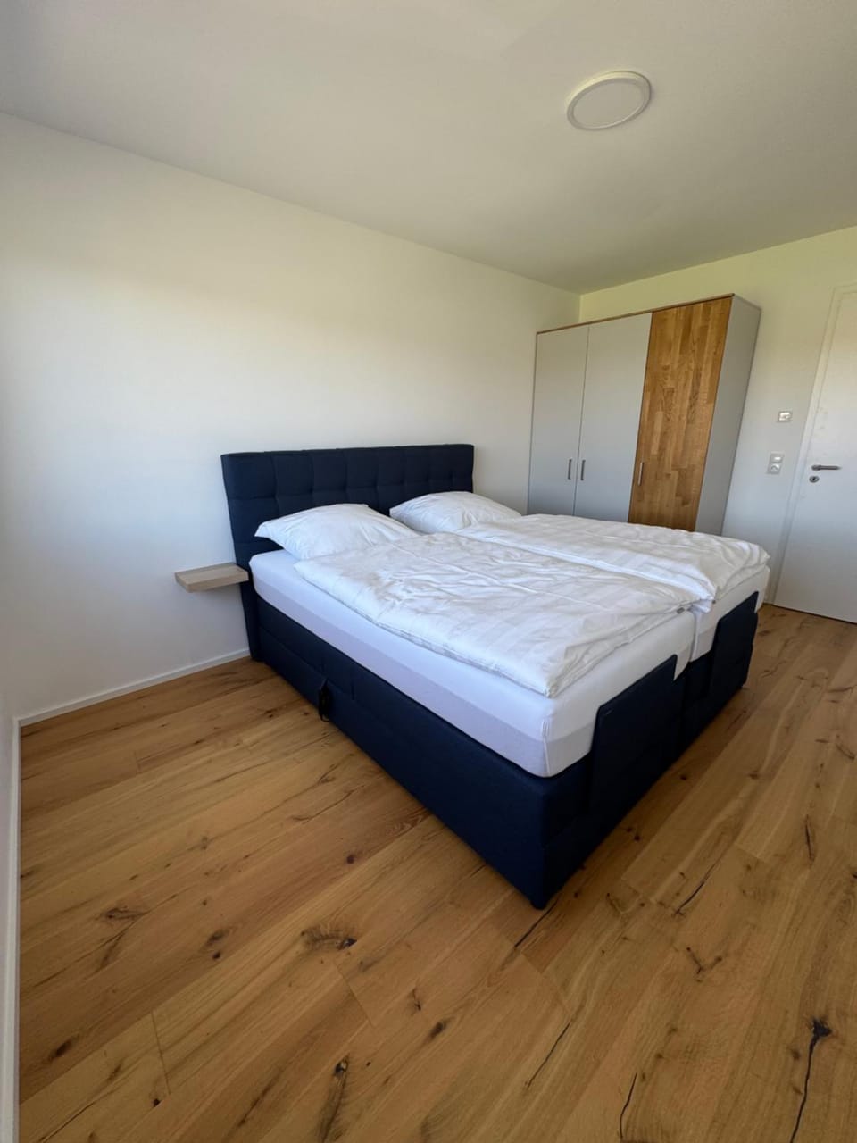 Bed, Photo of the whole room, Bedroom, wardrobe